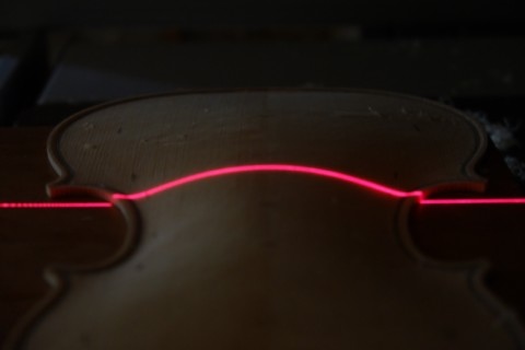 vérification courbure par marqueur laser